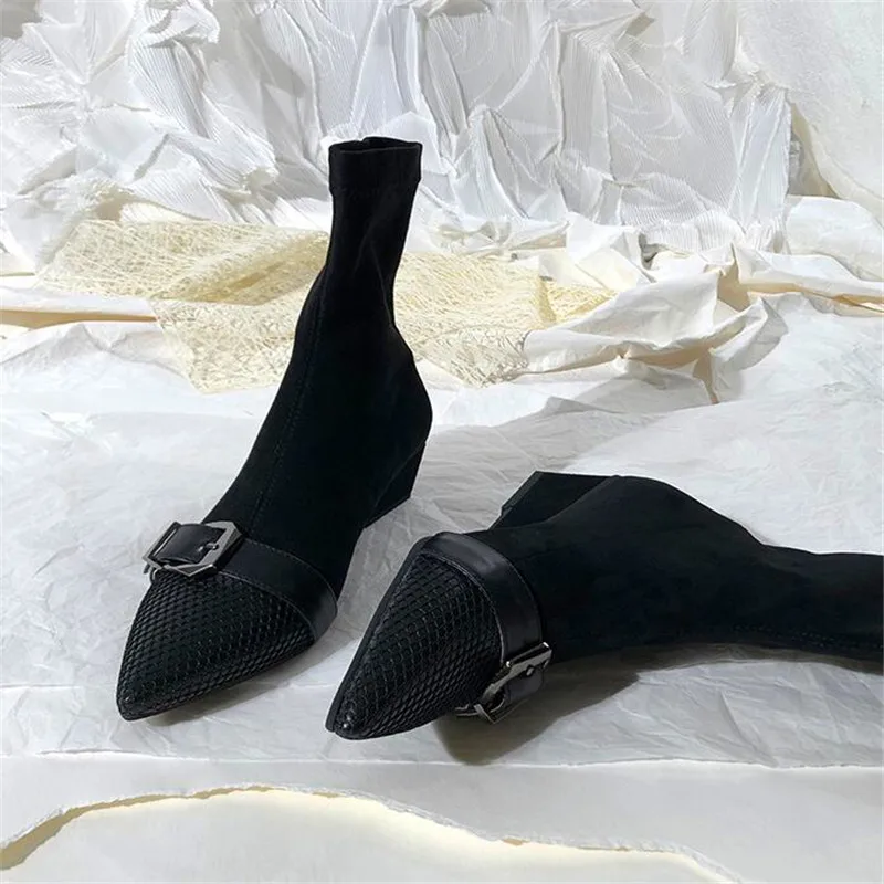 Ботильоны на танкетке женские зимние ботинки с острым носком и бантиком красивая