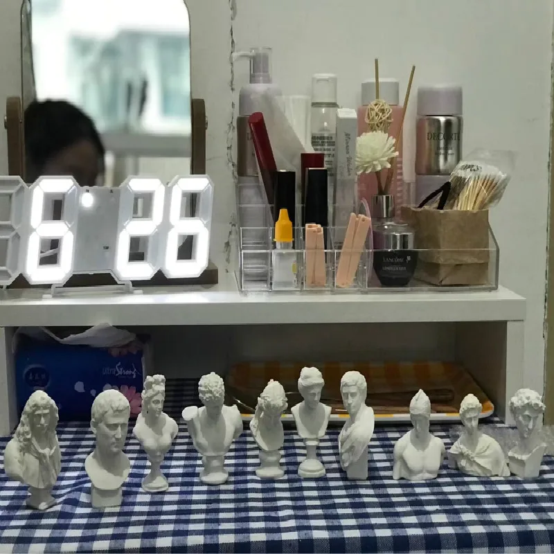 Скульптура скандинавского персонажа мини всемирно известная статуя Ретро