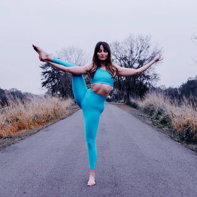 

Women Sportswear Athletic Clothes Gym Sets 2 Piece Sport Outfit For Women Fitness Sports Suits GYM Clothing Tracksuit Crop Tops