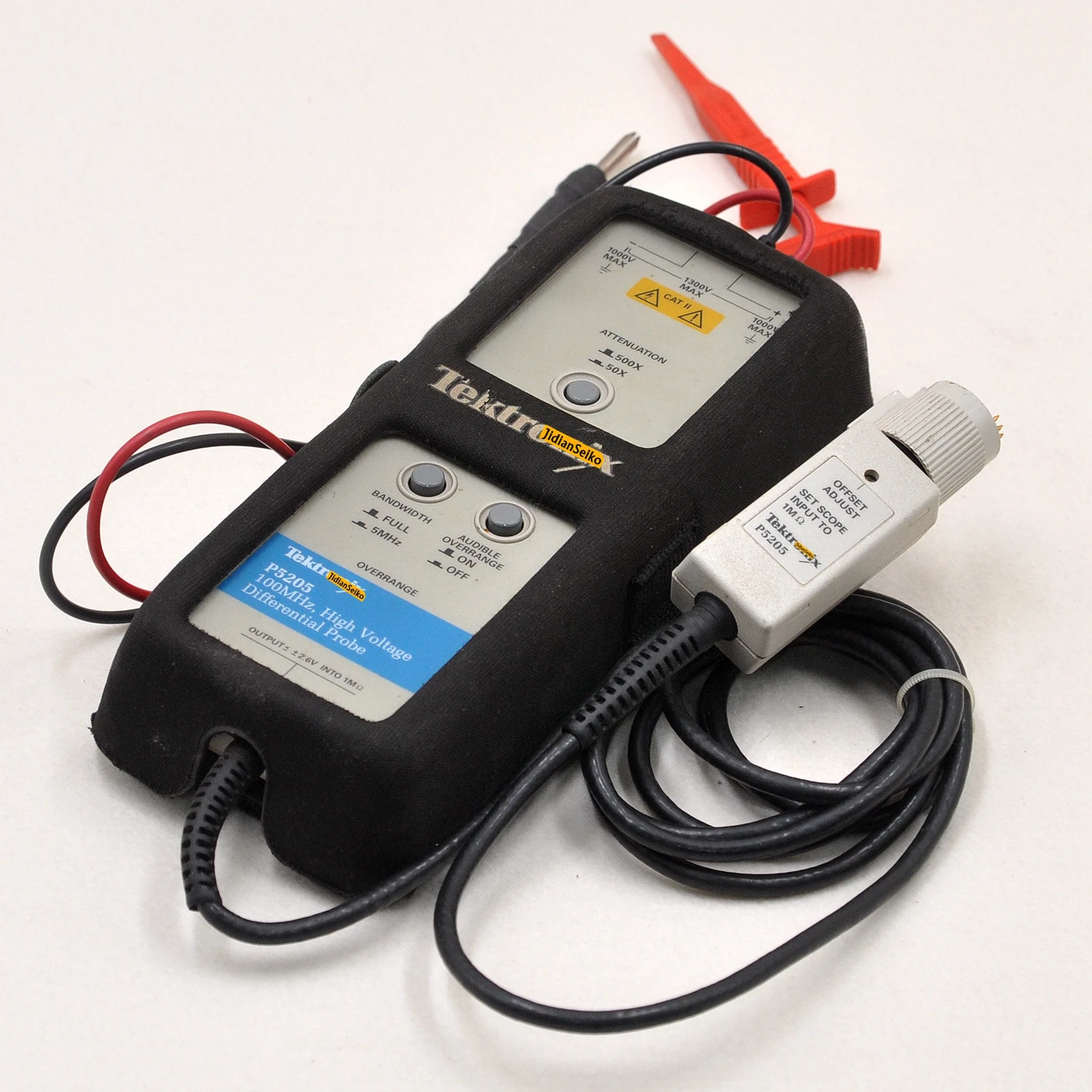 

Высоковольтный дифференциальный зонд P5205 100 МГц