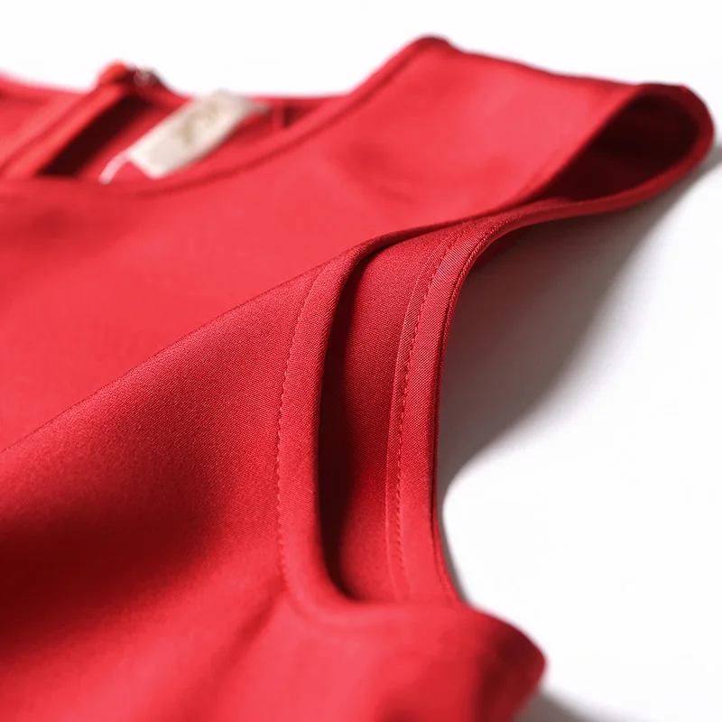 Женское длинное платье VOA красное прямого силуэта без рукавов большого размера