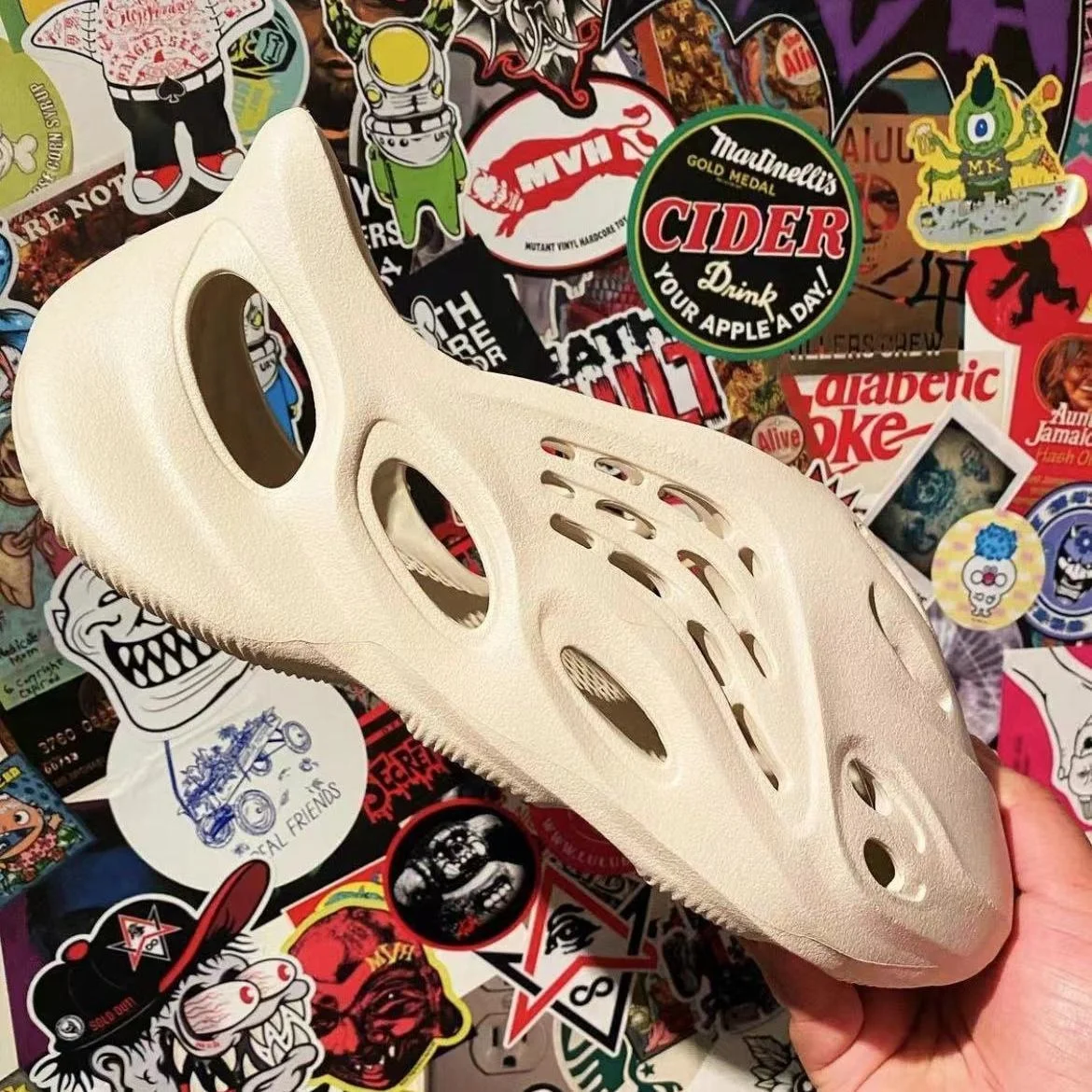 

Are Ripe, Coconuts Dongdong Shoes Men's Summer 2021 New Roman Sandals Baotou Beach Sandals Men's Fashion