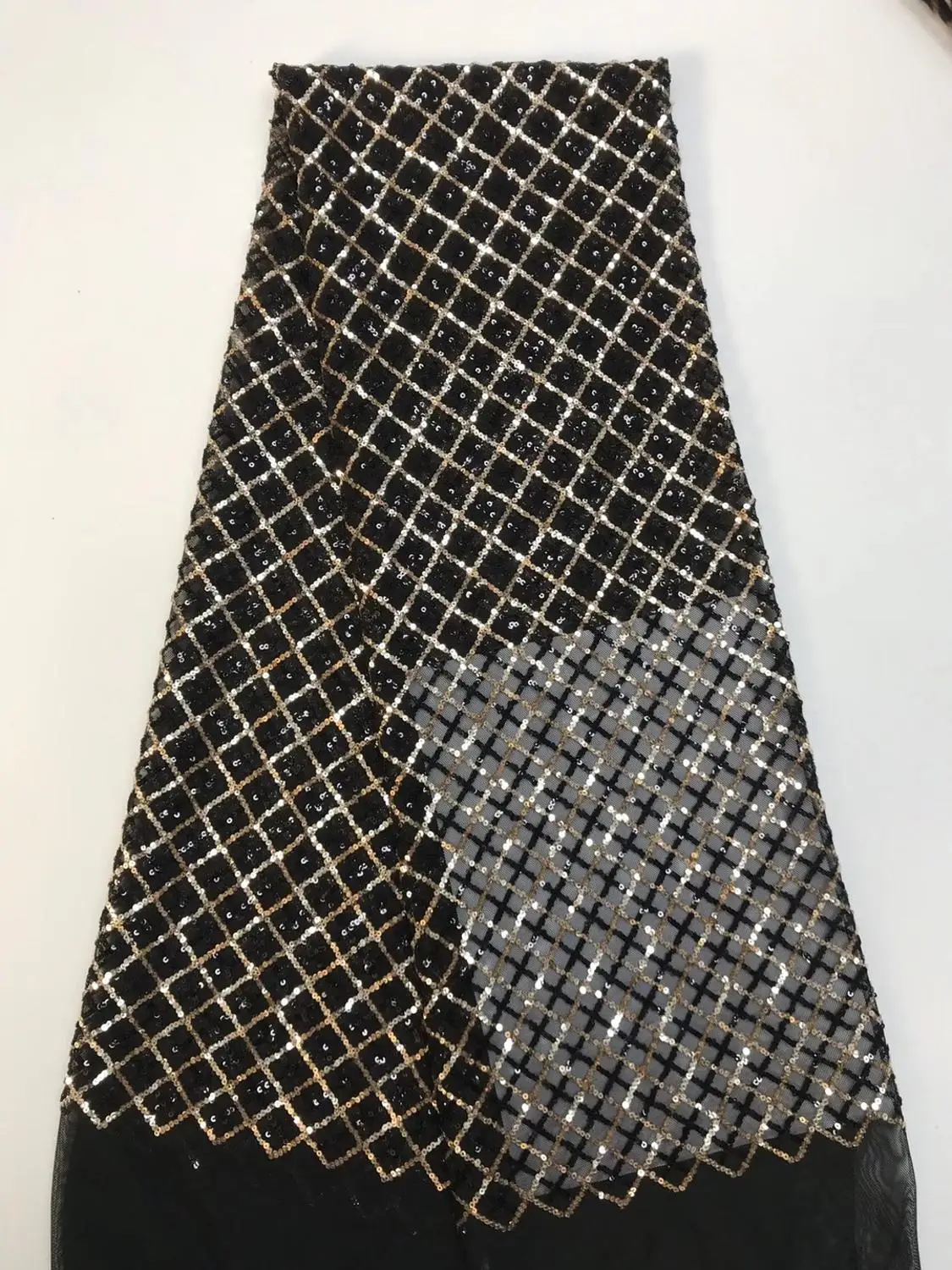 

Gold+Black Tulle Lace Fabric High Quality Nigeria Net Luxury Sequins with3D Embroidery African Latest Lace Fabric for Weding J10