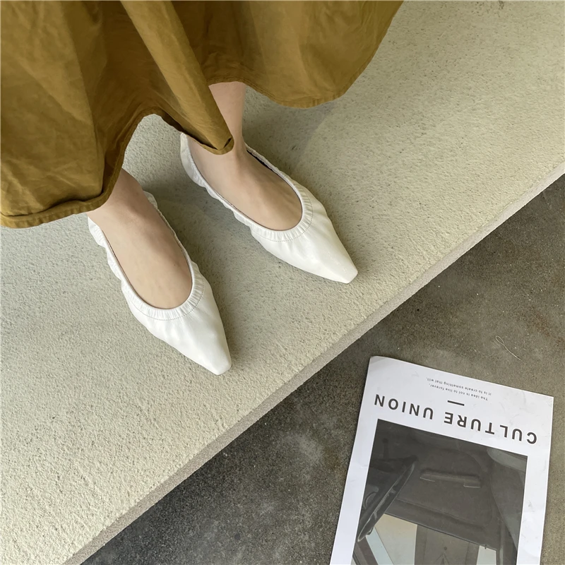 

2021 New Vintage Square Toe Pleated Flat Shoes for Women Elegant Solid Slip on Women Flats Soft Sole Brand Design Shoes Women
