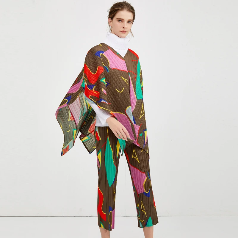Spring Autumn Women Miyake Pleated Print Plus Size Two Pieces Set V-neck Cropped Top T-shirt Straight Pants TP5193 |
