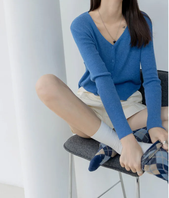 

Женский тонкий вязаный кардиган из вискозы, осенняя короткая Солнцезащитная рубашка с V-образным вырезом и топом для ранней осени, 2021