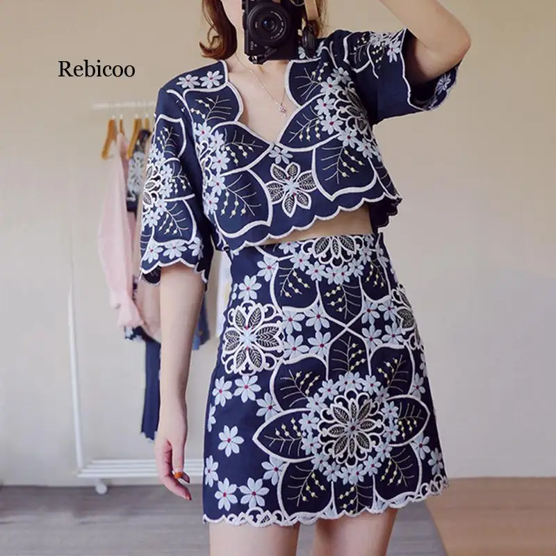 

Patchwork Print Hit Color Two Piece Set Women V Neck Half Sleeve Short Shirts High Waist Mini Skirts Suit Female Fashion