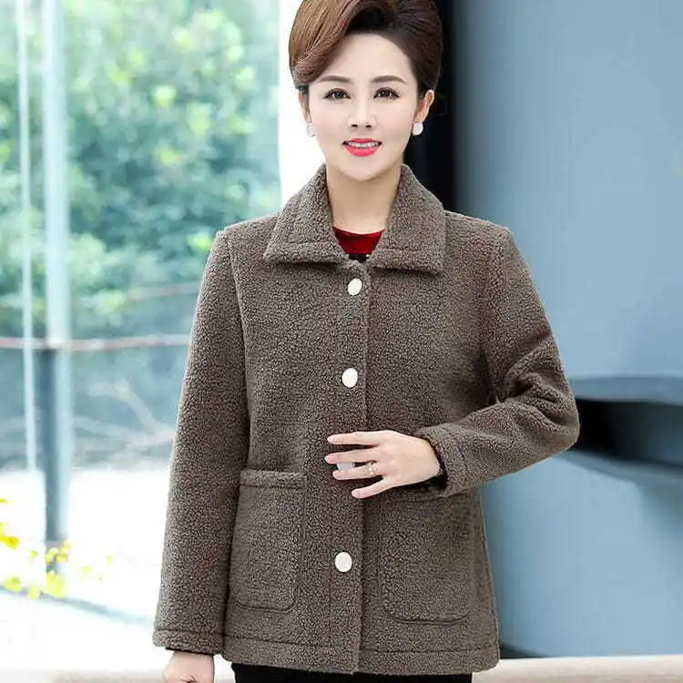

Lamb Plush coat women's 2021 spring new middle aged mother's granular cashmere coat