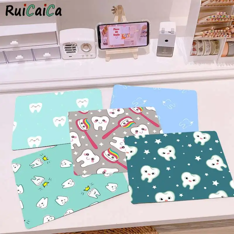 

RuiCaiCa крутой новый мультяшный милый белый зубчатый резиновый коврик для мыши Прочный Настольный коврик для мыши Лидер продаж оптовая продаж...
