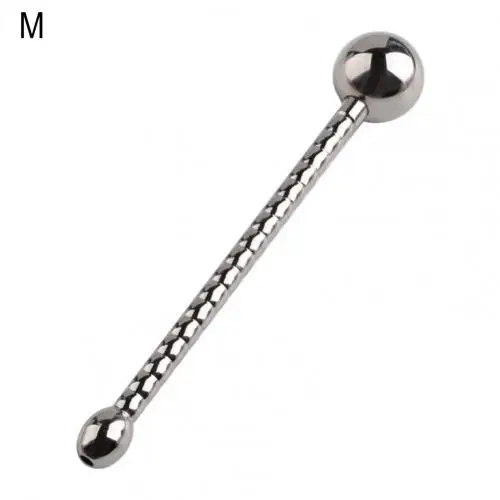 Жуынатын бөлмедегі томпақ әйелдің суреті