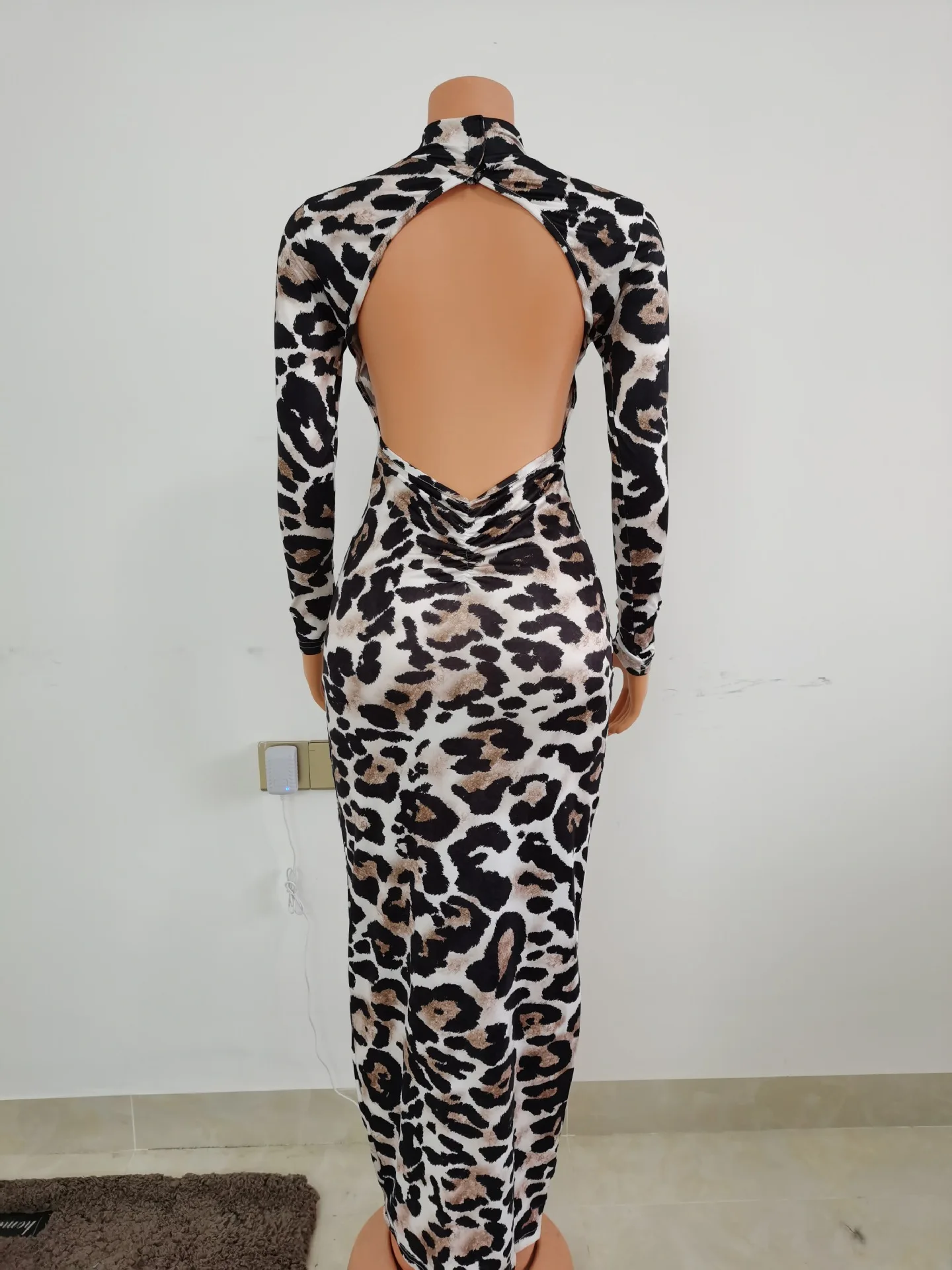 

FF1069 Sexy Round Neck Long Sleeves Backless Bodycon Dress Winter Fashion Women Leopard Printed dress for women