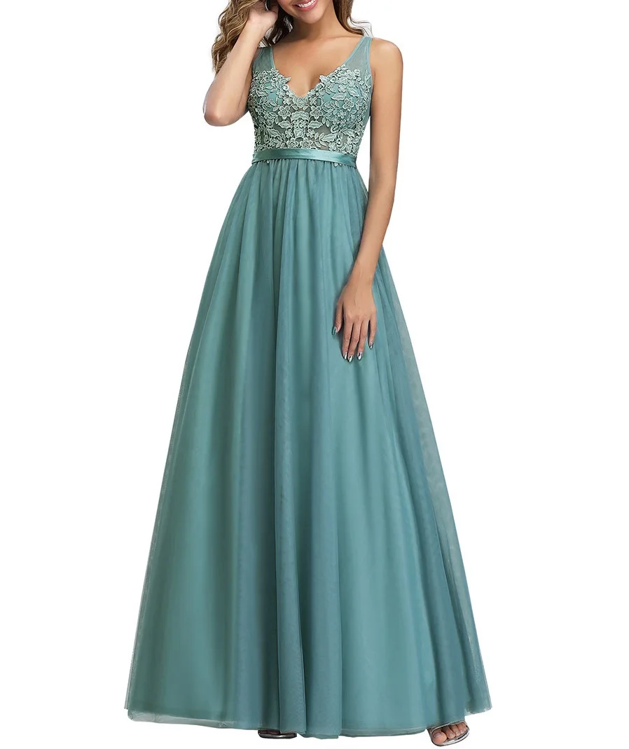 Женское длинное вечернее платье с цветочной кружевной аппликацией