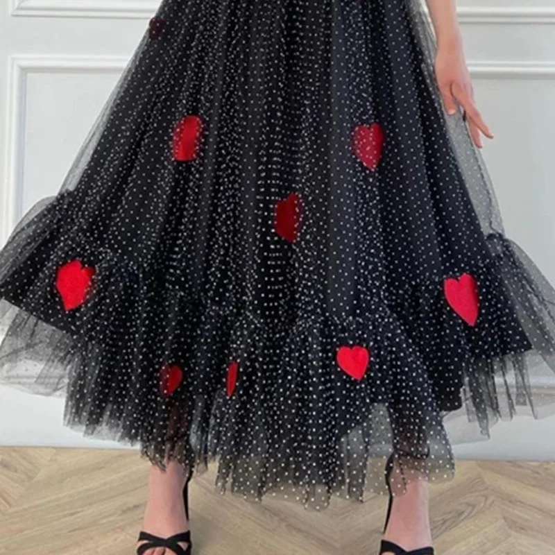 Женское модельное платье привлекательное дизайнерское из тюля на