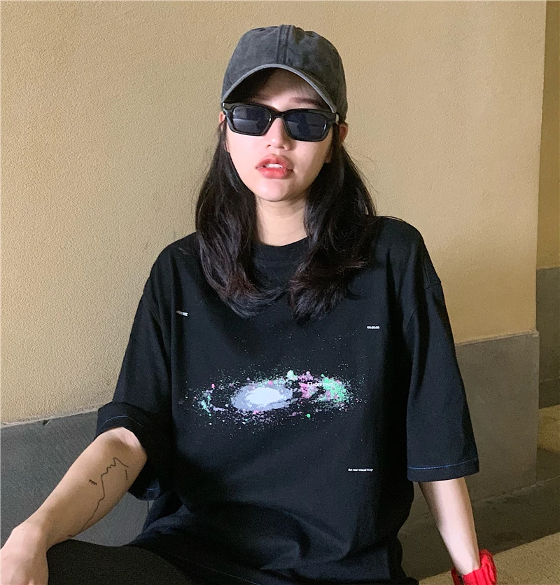 

Ader T-shirt Men Women Korea Fashion Cosmic Galaxy Printed Round-neck T-shirt Trendy The Universe Glows and Prints Loose T-shirt