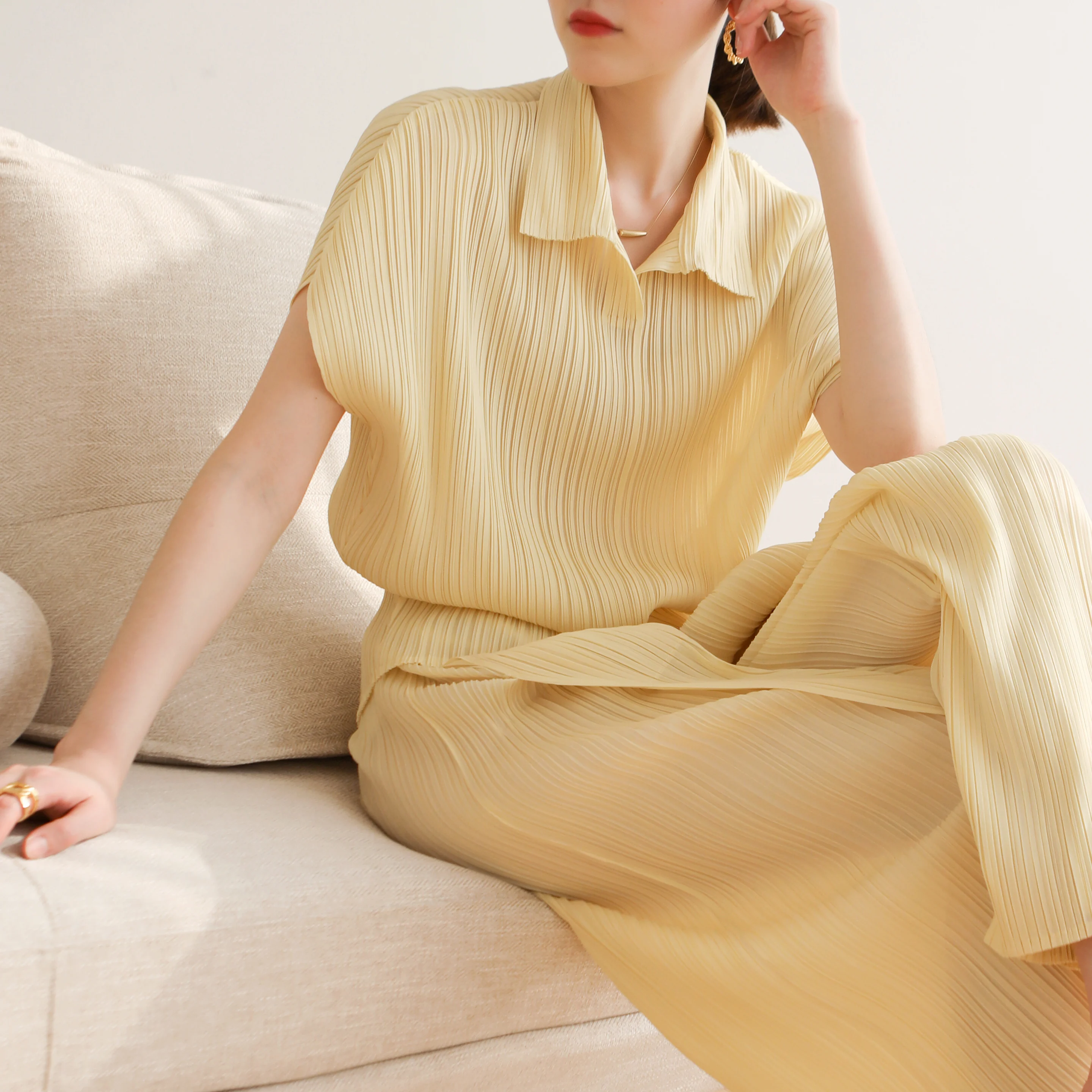 

Miyake bat sleeve fashion all-match T-shirt for summer Miyake pleated