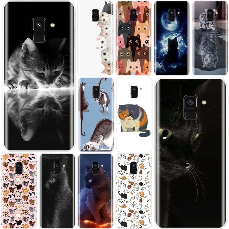 С рисунком кошачьей мордочки много ворс с изображением кота и чехол из