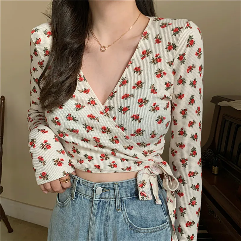 

Spring and Summer Women's V-neck Thin Small Wrinkle Floral Tops Female Fashion Wild Printed Floral Sexy Knit Long-sleeve Shirts