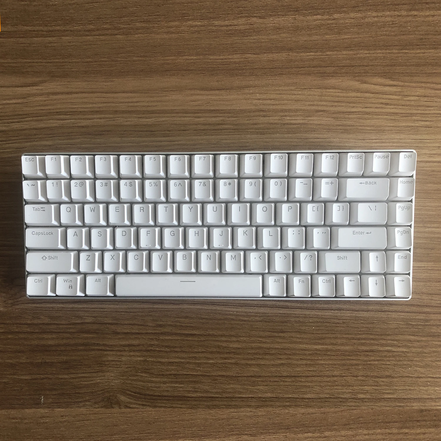 

Клавиатура Механическая ZUOYA для GK61, SK61, 68, 84, 96 клавиш, белая/черная