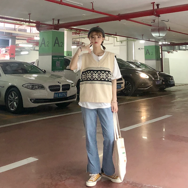 

2020 Korean New Women Sweater Vest Autumn Style Vintage Geometric Argyle V Neck Sleeveless Pullover Knitted Woman Sweaters Tops