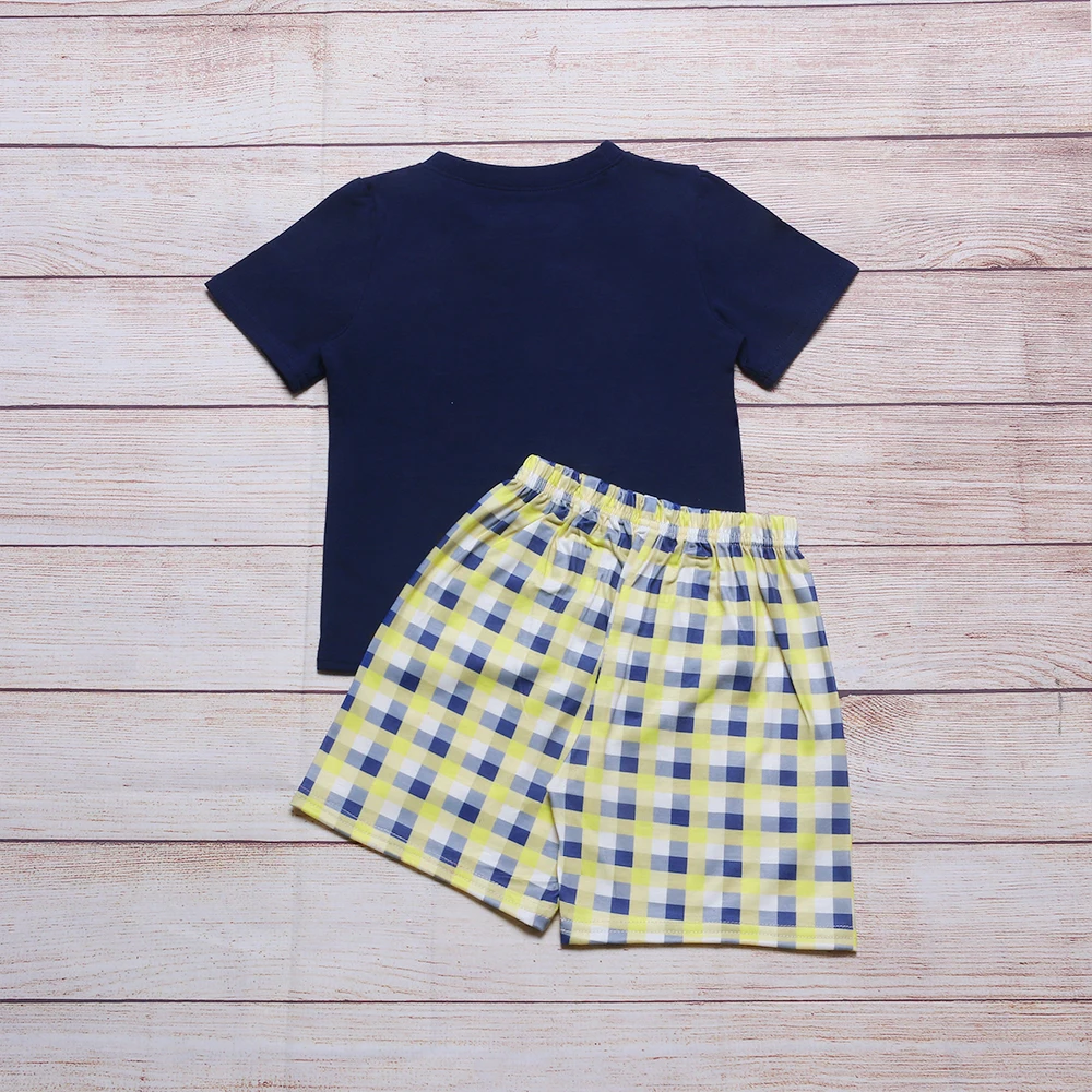 Летняя одежда темно-синий топ с коротким рукавом и желтые клетчатые шорты для