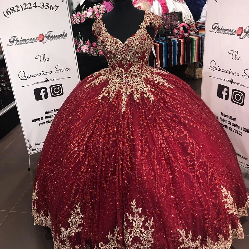 Блестящее бальное платье платья для Quinceanera с рукавами-крылышками золотистым