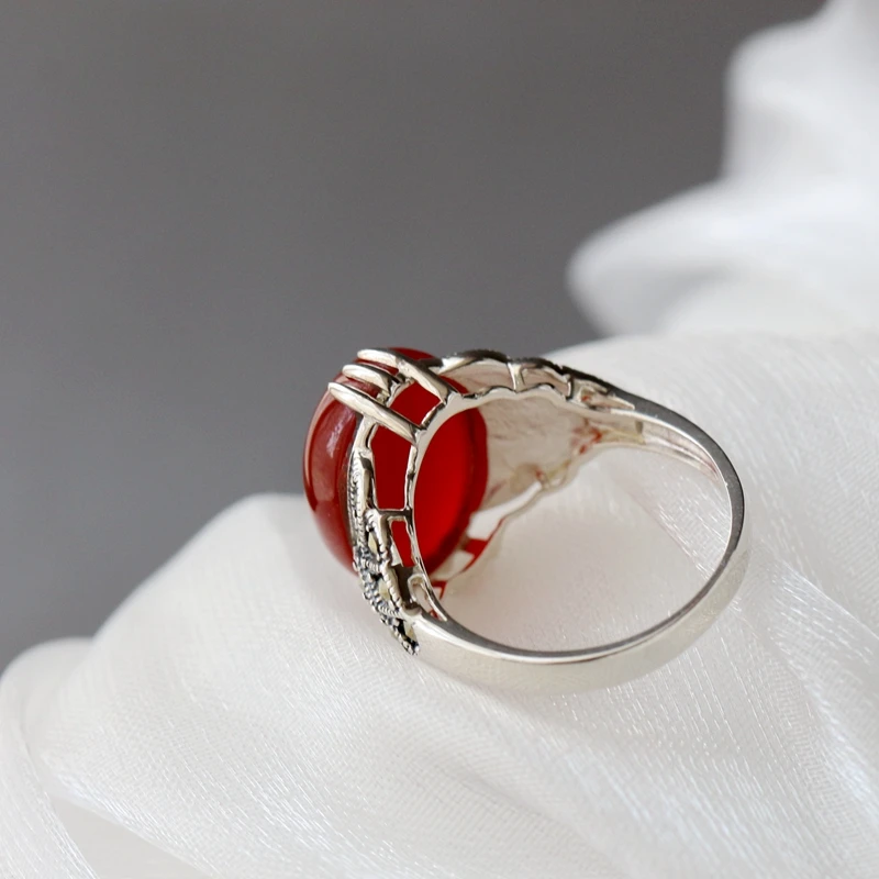 Оригинальные Серебряные кольца инкрустированные натуральным красным агатом