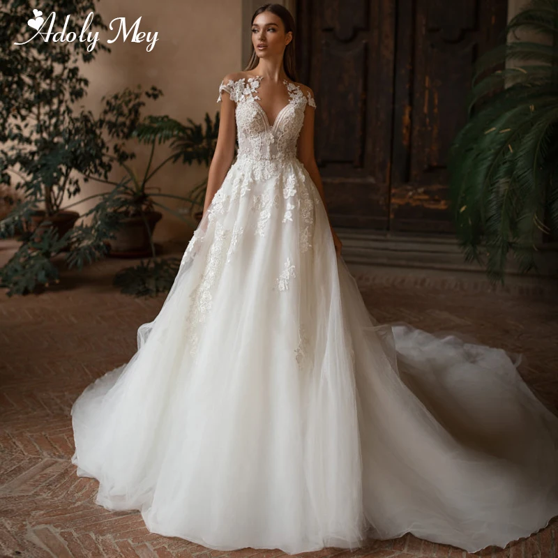 Романтическое свадебное платье-трапеция Adoly Mey с круглым вырезом и пуговицами