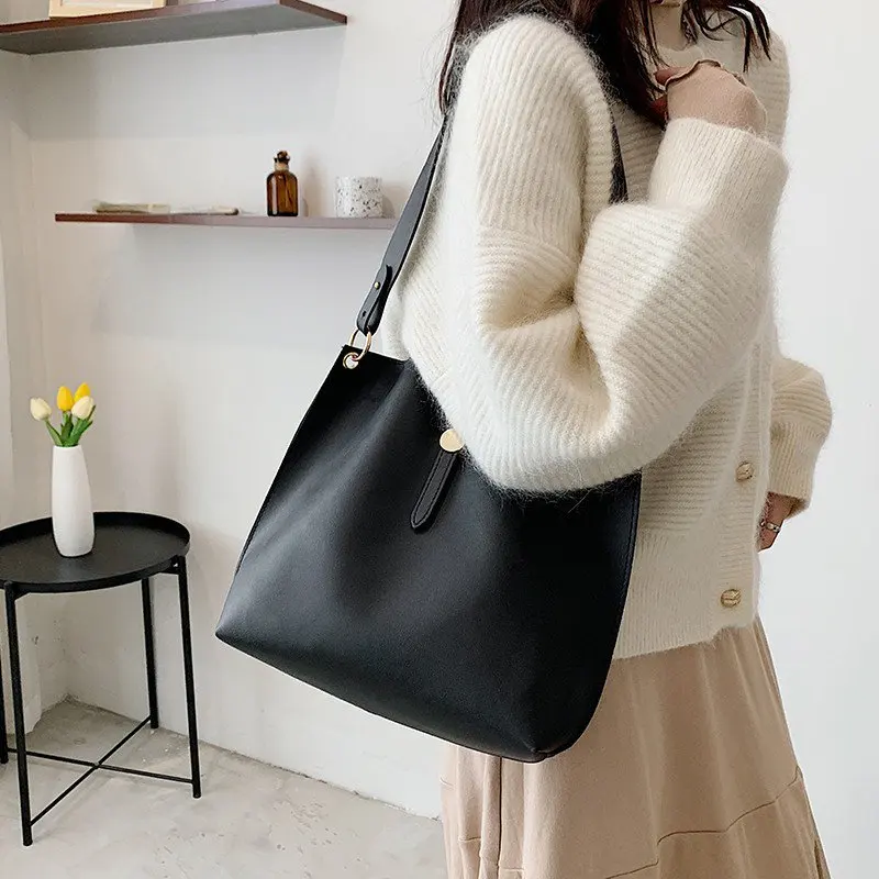 

Pure color unique niche design female bag 2021 new trend fashion simple texture shoulder bag satchel