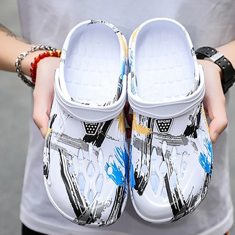 Summer Men's Clogs Garden Shoes Non Slip Mules Male Outdoor Slippers Beach Sandals Size 39-45
