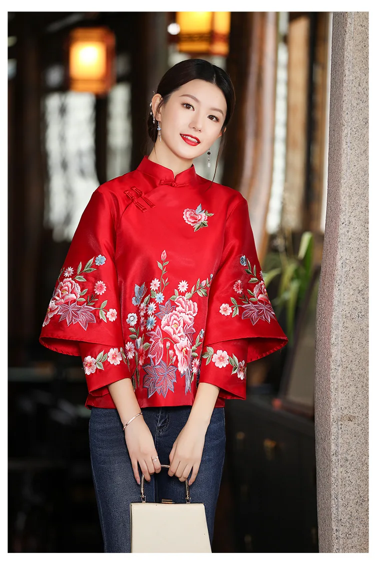 

New spring Traditional Chinese style retro flower embroidered big size short section jacket outwear for women