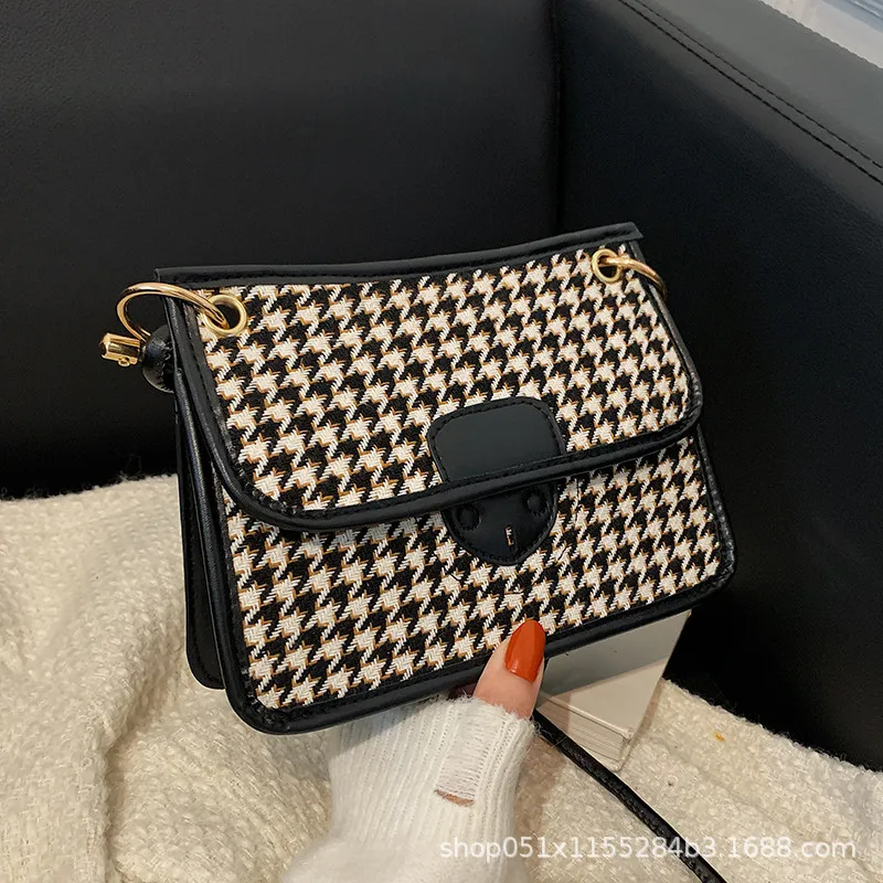 

To buy 2021 new tide of fashion chain joker diamond lattice autumn small bags handbag inclined shoulder bag hot style package