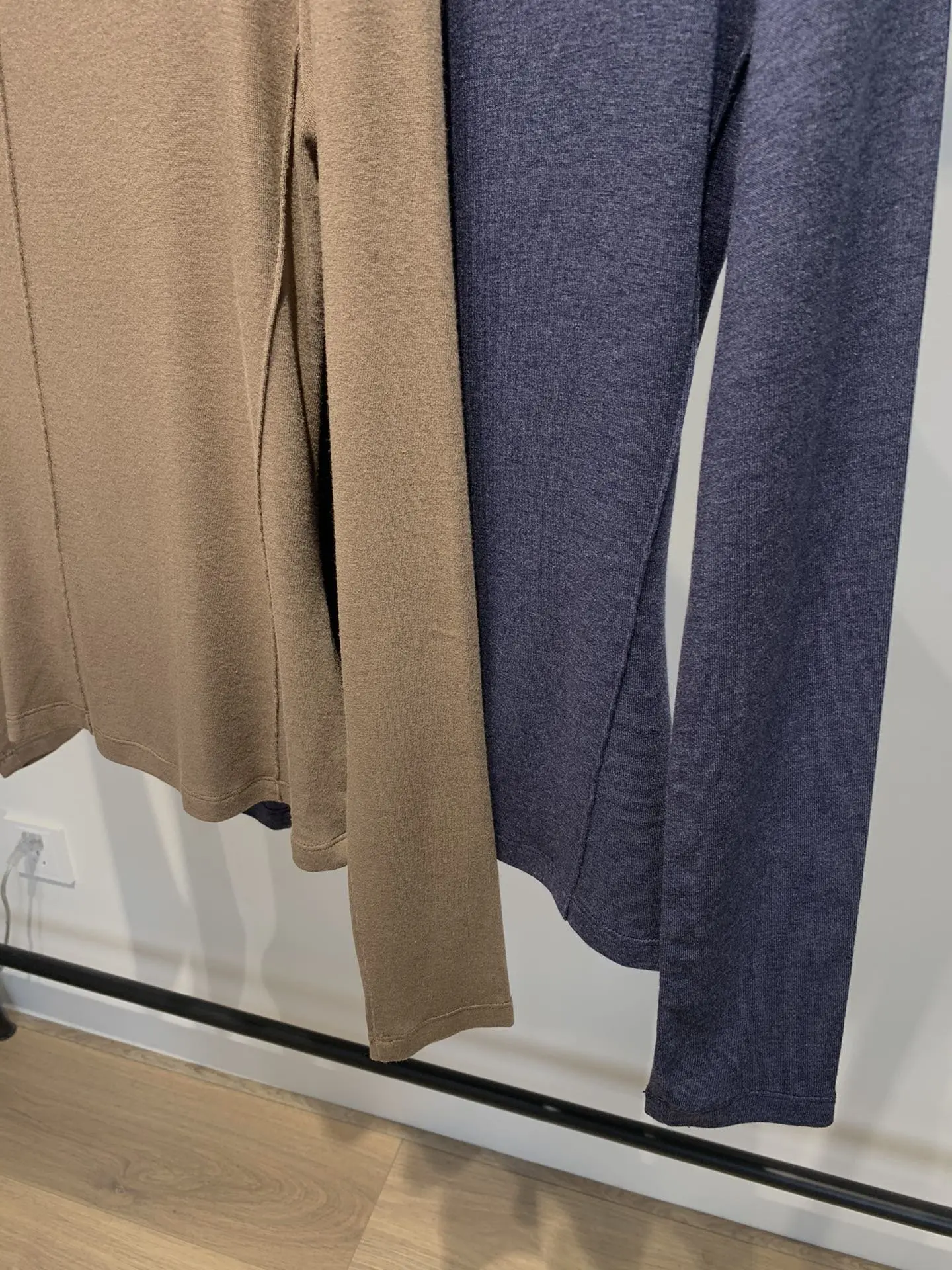 

2020 new ladies fashion long sleeve sexy casual solid color pleated top 1023