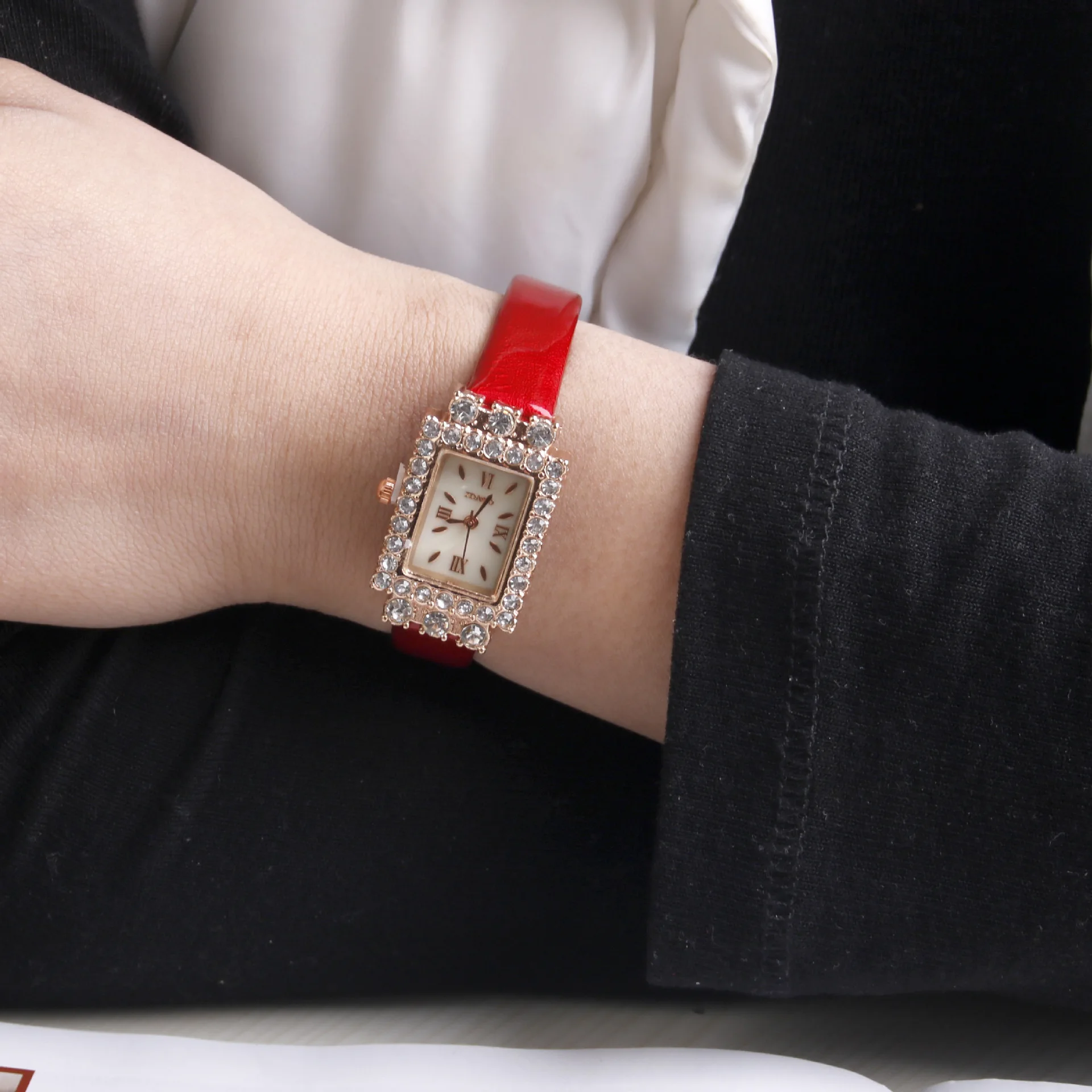 Женские повседневные наручные часы с прямоугольным циферблатом кожаные