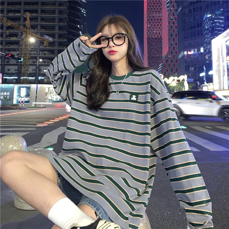 

Korean-style Striped Bear Velcro Embroidered Crew Neck Long-sleeved Sweater Rac