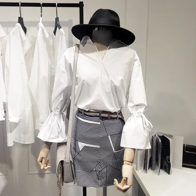

2020 spring and summer dress wild loose white shirt flared sleeve lace shirt