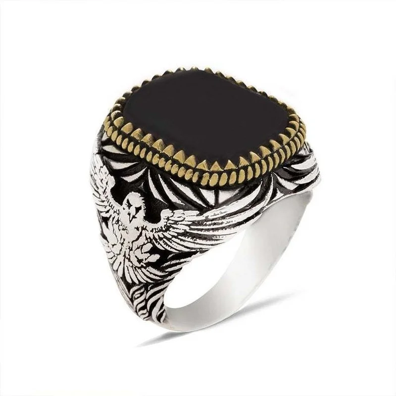 

2022Ring Male Korean Fashion Gothic Accessories Simple Golden Trim Black Gemstone Men's Two-Tone Eagle Animal Ring Gold Jewelry