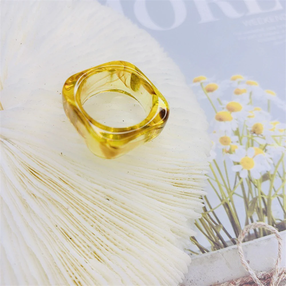 

2021 New Colourful Transparent Resin Acrylic Geometric Square Rings Women Jewelry Travel Gifts Trendy Jewelry Gifts Multicolor