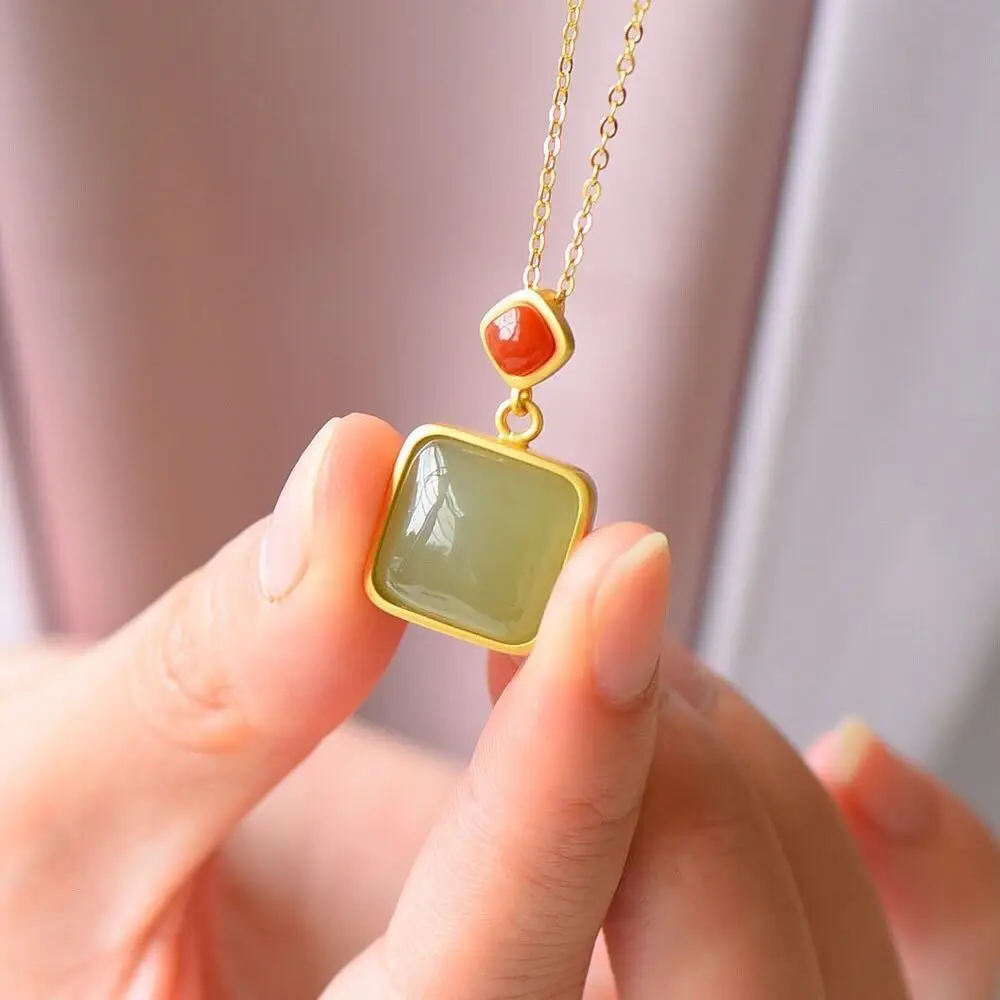 

Original Design Natural Hetian Jade Gray Jade South Red Fashion Temperament Ladies' Pendant Chain Clavicle Necklace jade
