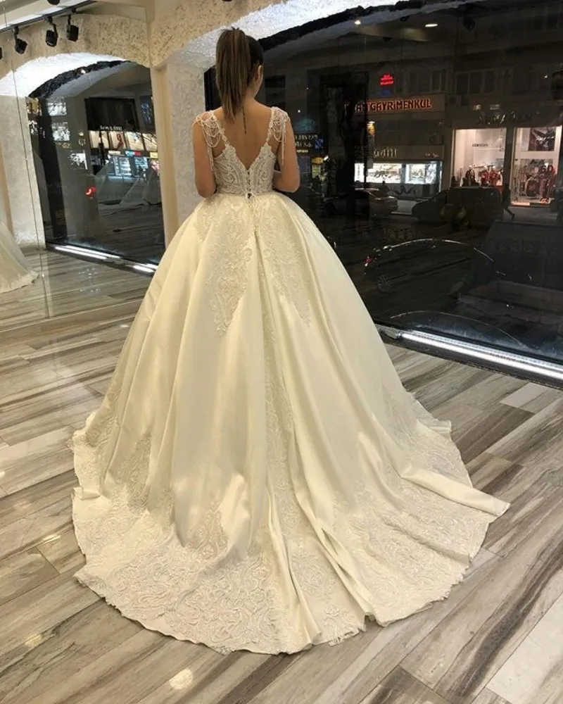 Luxury Wedding Dress 2020 Beading Lace Appliques Satin Bridal Gown with Corset Back Sweep Train