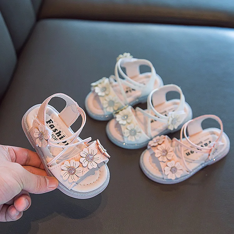 

Сандалии для девочек, Новинка лета 2021, детская модная обувь принцессы на мягкой подошве, детская обувь для маленьких девочек, универсальная ...