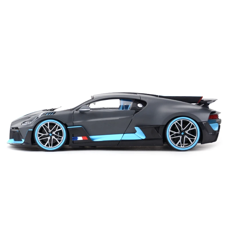 Bburago 1:18 Bugatti Divo спортивный автомобиль статическая литая модель сплава Модель автомобиля