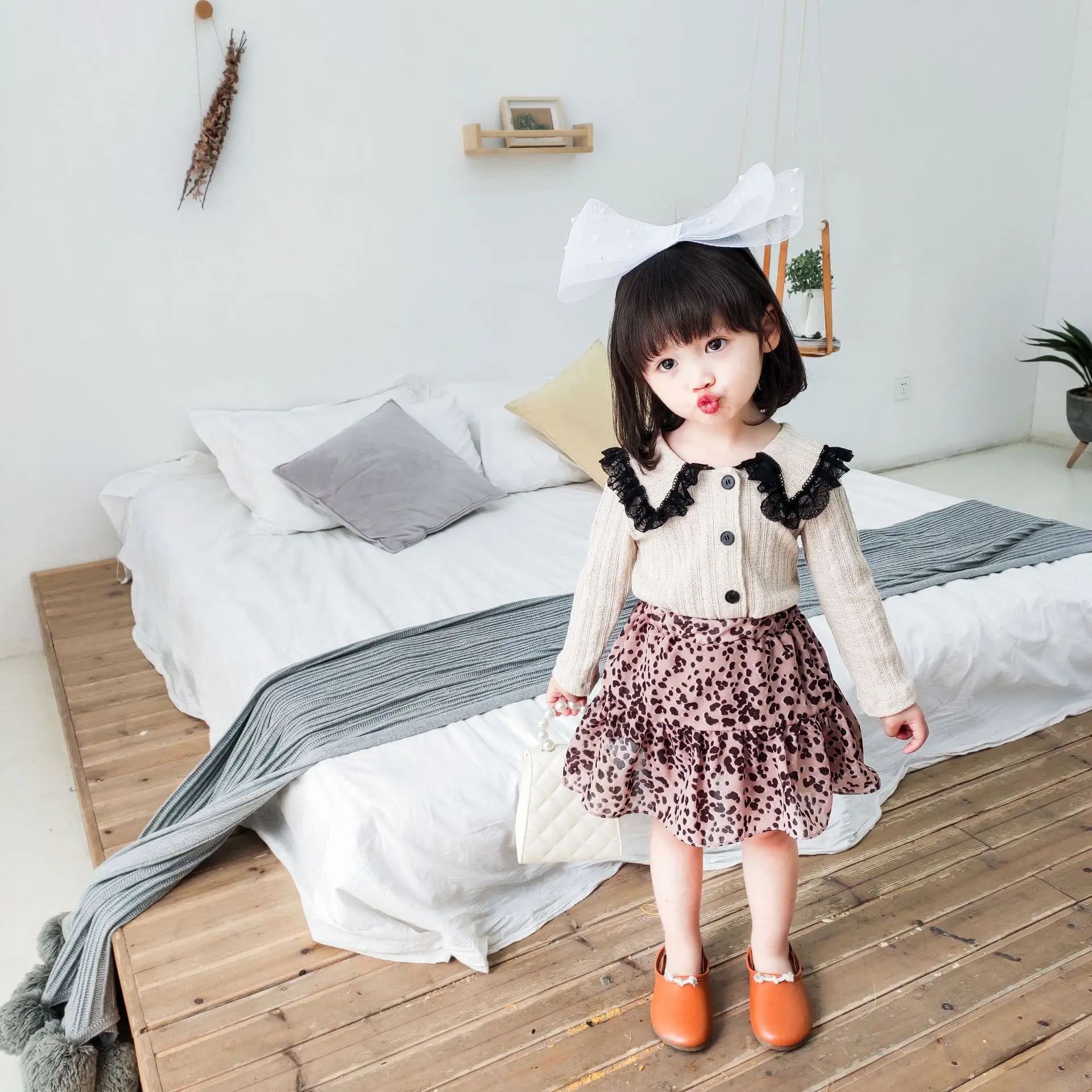 Весенние тонкие кардиганы в стиле пэчворк с кружевным воротником для маленьких