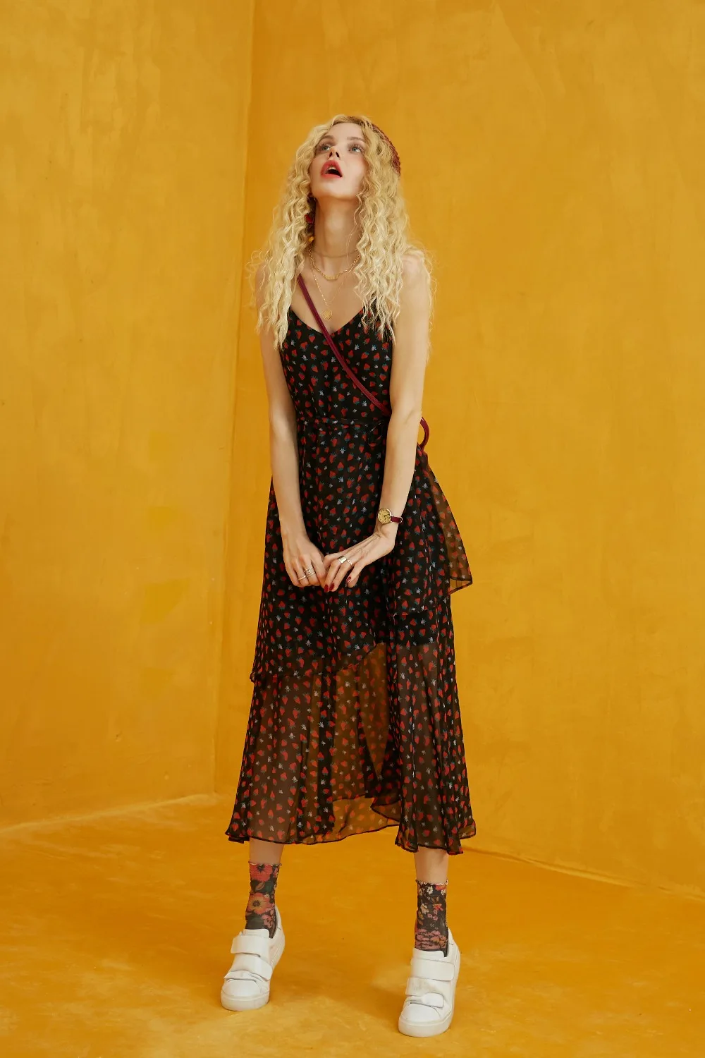ELFSACK Three Color Floral A Line BoHo Women Dress Autumn Sleeveless Slip Loose Female Sexy Dress