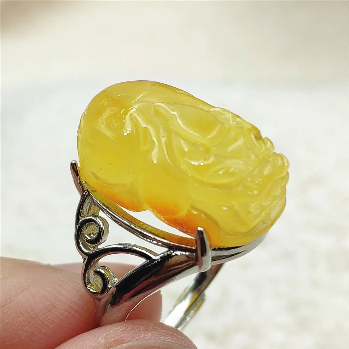 

19x12mm Natural Yellow Amber Adjustable Ring Pi Xiu Carved 925 Sterling Silver Women Ring Oval Bead Healing Stone AAAAA