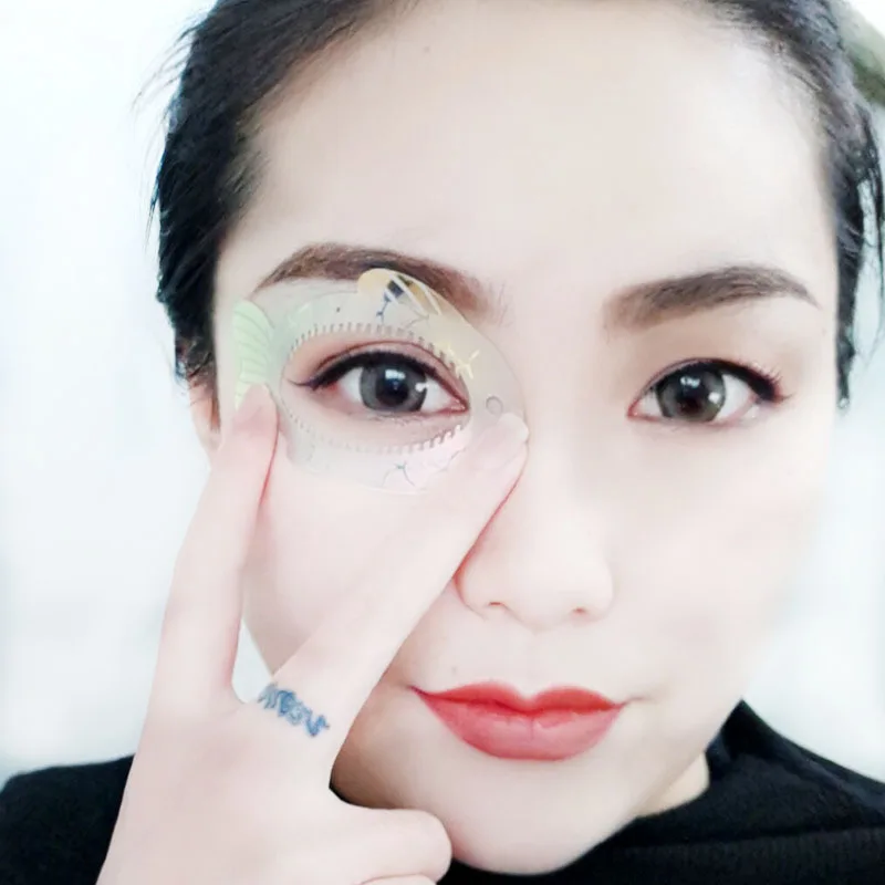 

DIY Makeup Tool - Fish Models Molding Template Eyelashs Tools