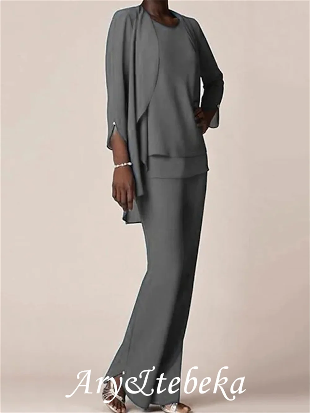 

Pantsuit / Jumpsuit Mother of the Bride Dress Elegant V Neck Floor Length Chiffon 3/4 Length Sleeve with Ruffles 2021