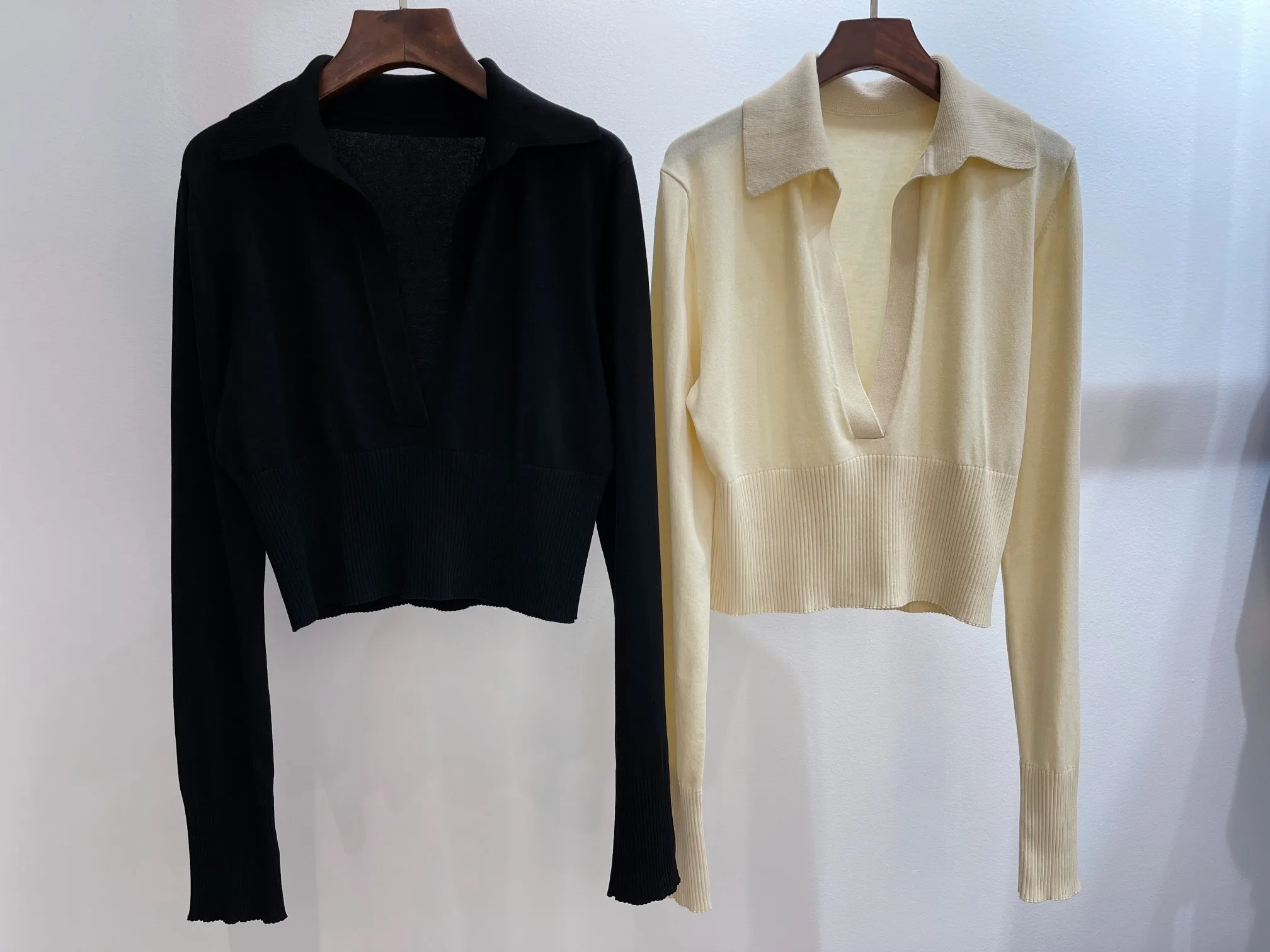 

2021 new women fashion long-sleeved sexy lapel knitted open-chested top 0928