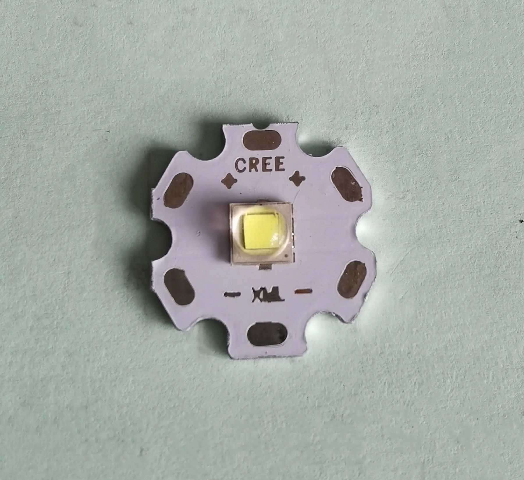 Cree XLamp XM-L2 XML2 T6 10W Cool White 6500K High Power LED Light Emitter Diode for flashlight on 16mm Black or PCB |
