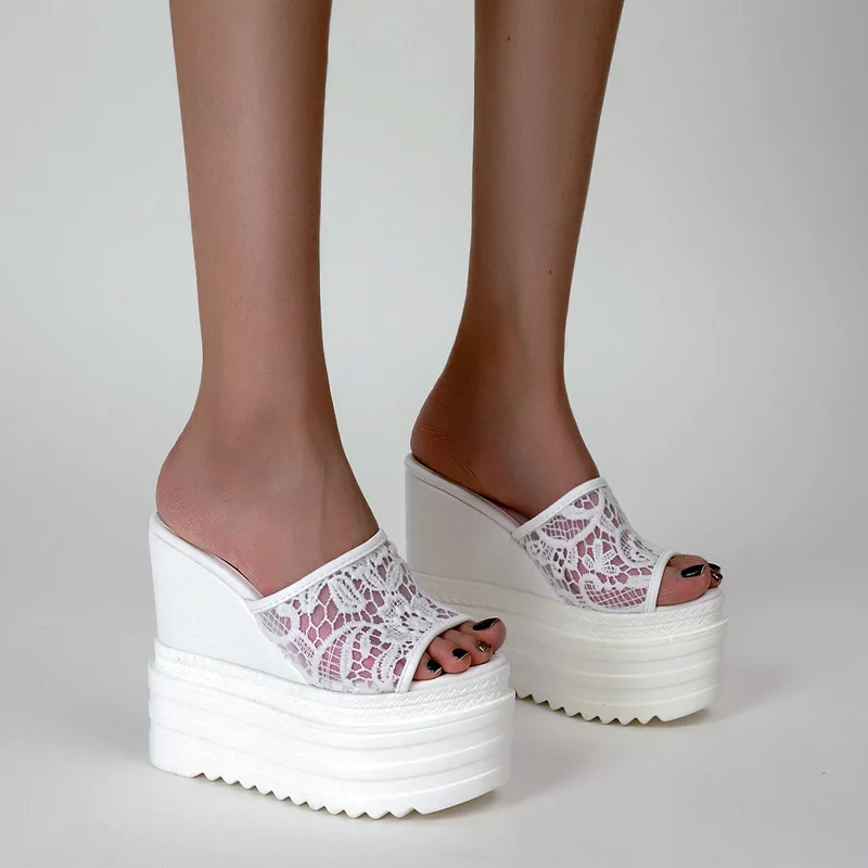 

Черные, женские туфли на платформе, на очень высоком каблуке, со шнуровкой, CWF