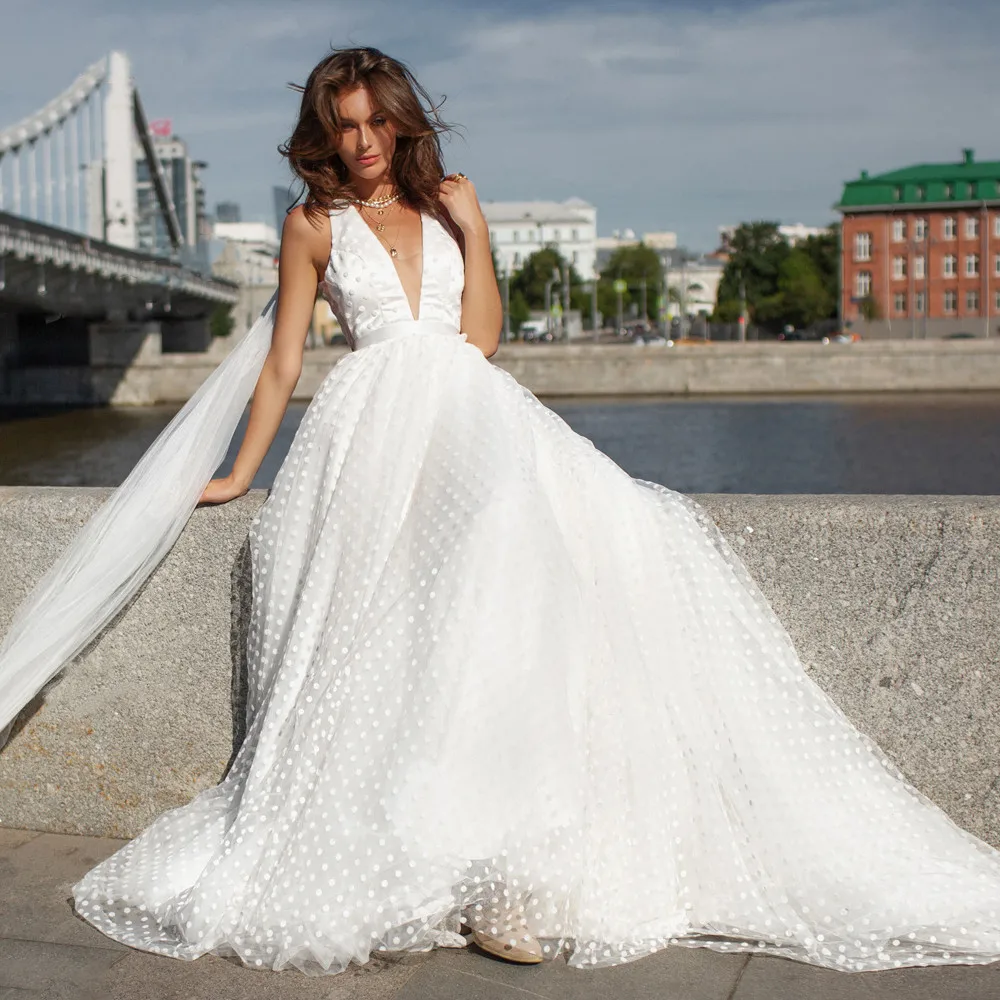 

2021 A Line V-Neck Wedding Dress Princess Polka-Dot Lacing Backless Tulle Bow Back Unique Design Bride Gown Vestidos De Noiva